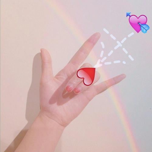 12.春风来了，冷流急促。说服朋友，爱护身体；减少酒精，减少香烟；剧烈运动，远距离疾病；祝朋友们展翅高飞；全家福;总是如意。