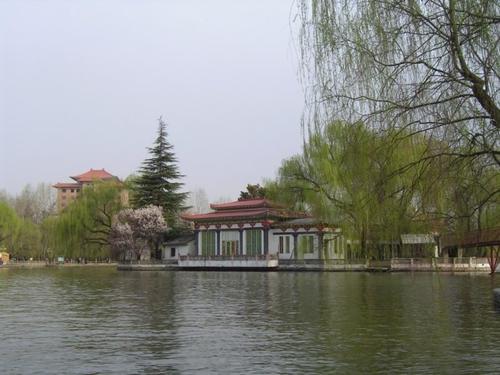 12.如果您不懂得珍惜它，却把它埋在平凡中，那将毫无价值。
