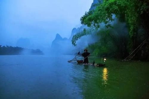 10.喜欢是一种感觉，一种放松的感觉，喜欢一种淡淡的爱意，还喜欢一种醇厚的友谊，更喜欢一种强烈的爱情。