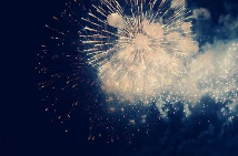 11.我不再想要你的拥抱，没有你，我仍然可以过得很好