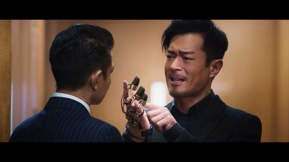 12.无论是爱情还是友情，我都可以陪伴你很长时间，值得停呼吸的那一刻，但绝对不能背叛！