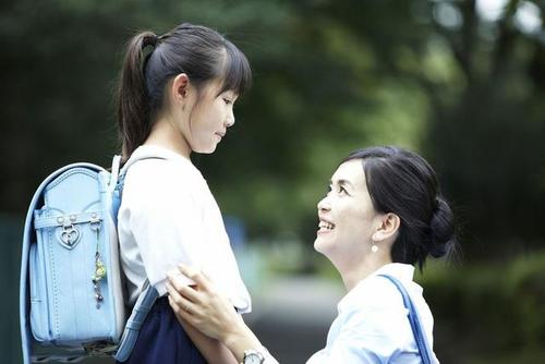 父母鼓励子女