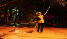 描写父母辛苦的片段