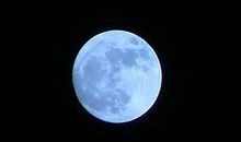 描写月亮的一句话