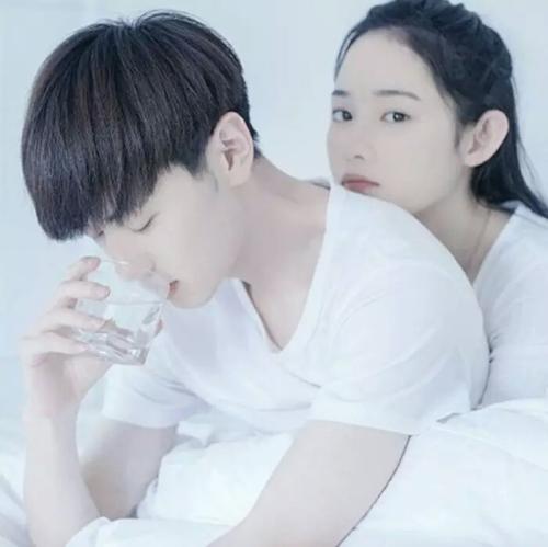 分手后开心的女孩的句子谈论他们的情绪分手后开心的女孩的句子句子1
