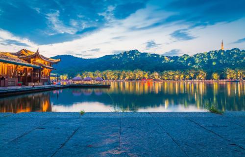 风景拟人化