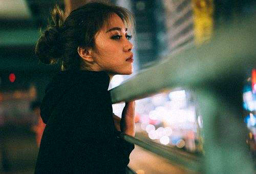 审美和情感句子的原文：即使有成千上万的风格，我也要告诉谁