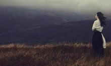 那些记忆,在岁月流逝的演变中抑郁着不能言说的伤痛