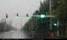 描写窗外下雨的诗句