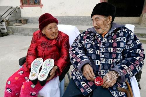 小脚丫头的女人