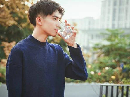 这种关系消失之后，我们所有人都必须学会不爱不爱1