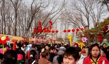 描写热闹场面的句子