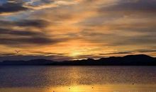 关于湖面的比喻句