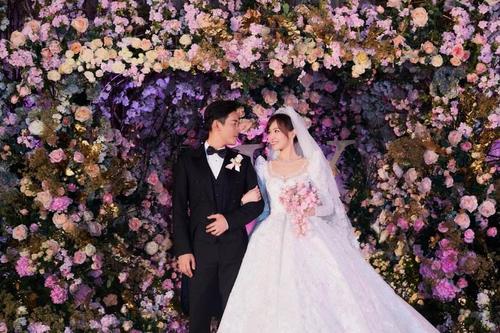 祝福这对夫妻结婚