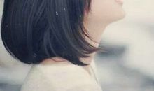 qq有哲理的句子说说心情：麻烦你坚强点，你的软弱真的没人看