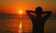 总有一天，我们会带着爱与梦想，义无反顾的奔向我们所盼望的远方