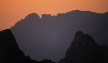 描写山中美景的句子