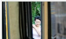 隔门缝里看人歇后语