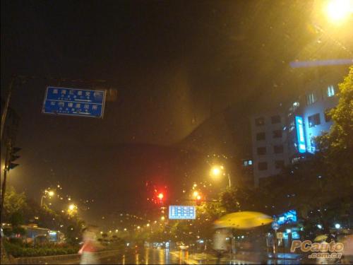 晚上下雨