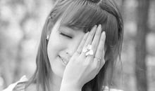 唯美的句子图片黑白：自己走过的路，尽是一片荒芜