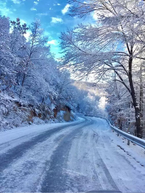 下雪的句子圈的朋友