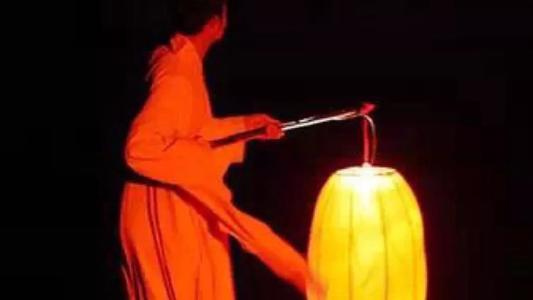 关于盲人玩灯笼的寓言