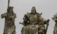 关公面前舞大刀歇后语