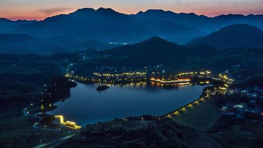 描述农村夜景的句子