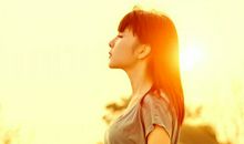 柔软但并不柔弱,从容面对生活苦难是一种生活的智慧