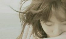 关于唯美的句子的说说：我们都太年轻，很多事都还不了解