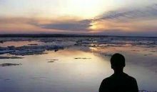 认清自己的平凡，接受自己的平凡，然后，用力的抱住这个平凡的自己