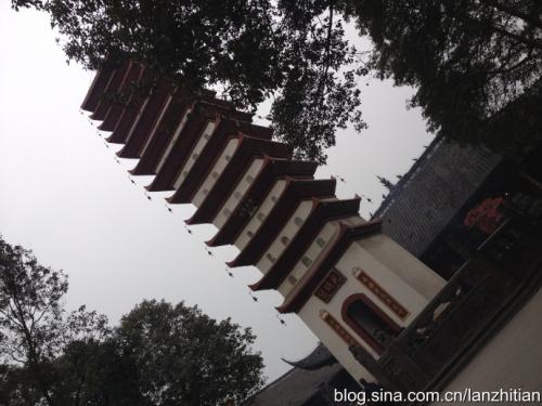 孔明弹钢琴