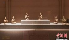 嘴巴里装胡琴歇后语