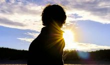 不委曲求全，只求坚定的过下去