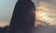 不失去自我，不被其拖累灵魂，才能让生命保持轻盈感