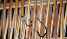 鱼钩抛在河中心歇后语