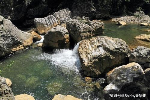 含糊不清