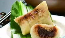 歇后语吃甜粽子蘸酱油