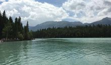 用湖水写比喻句