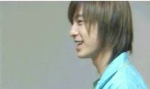 我也曾经看着阳光，心里充满感动想起你阳光的侧脸