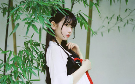 生活是易逝的，无论什么情况，你都必须诗意地走向终点
