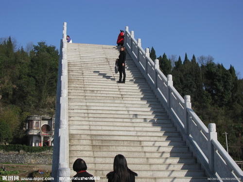 我站在桥上，看着风景经典的句子