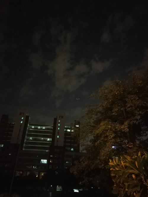 谈论夜景