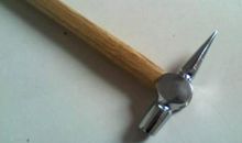 上鞋不用锤子的歇后语