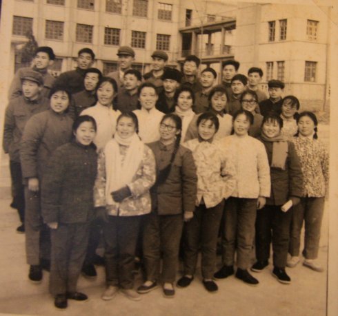 翻阅旧照片的句子