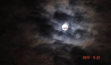 中秋的月亮歇后语