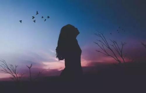 描述女人的眼泪的句子