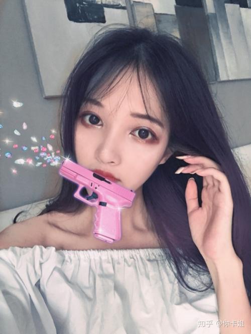 成熟谈论女孩