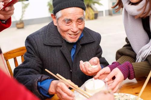 老人快乐的句子老人快乐的句子2
