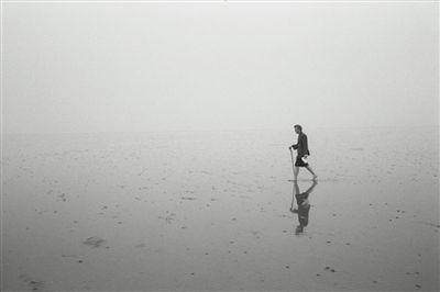 经典语录：我们一生都在做两件事：走路和选择走路的方式